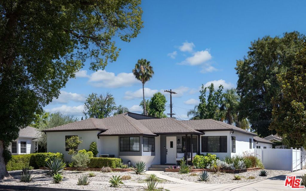 Image 2 of property listing at 18424 Domino Street, Los Angeles, CA 91335