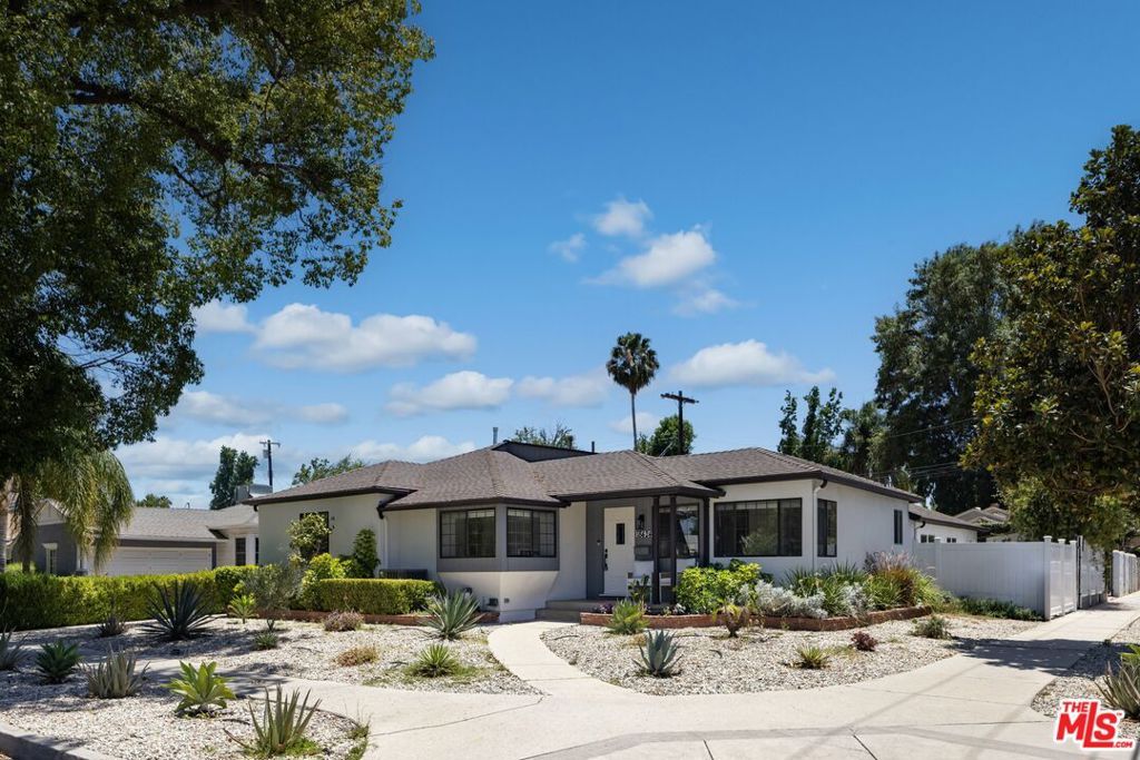 Image 28 of property listing at 18424 Domino Street, Los Angeles, CA 91335