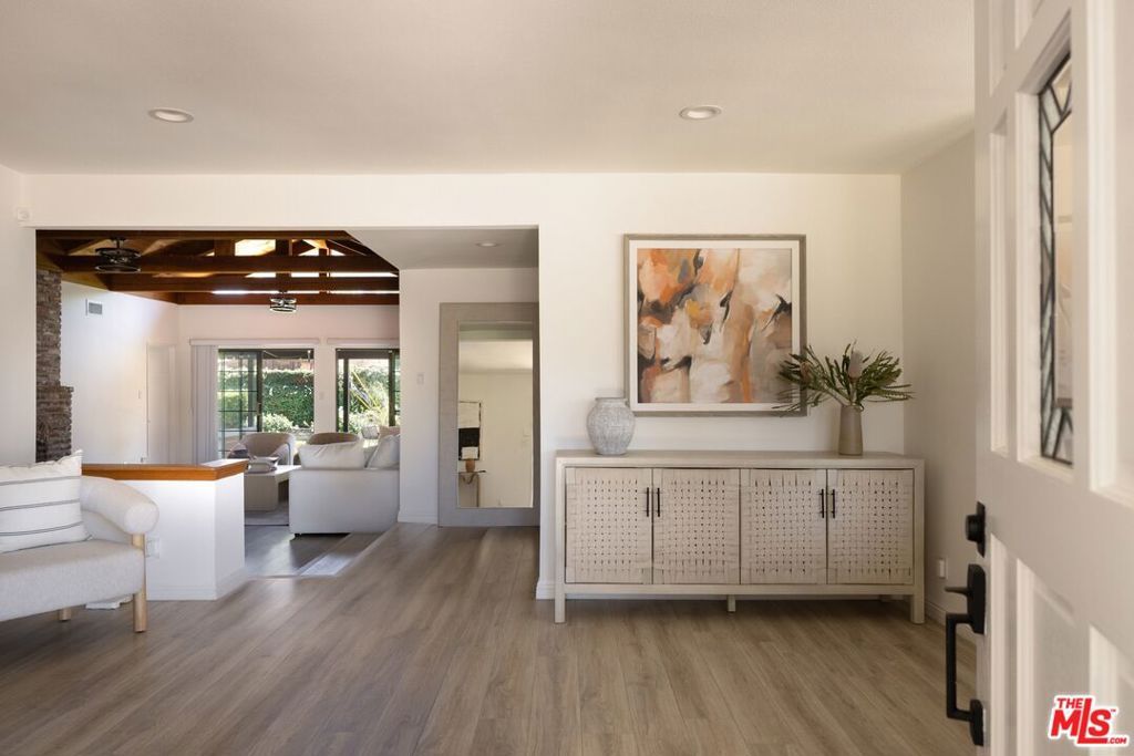 Image 3 of property listing at 18424 Domino Street, Los Angeles, CA 91335