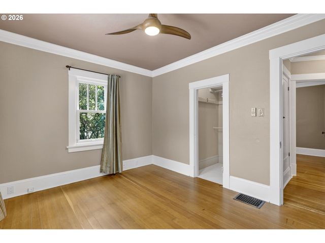 1506 Sw SPRING GARDEN St, Portland, OR 97219