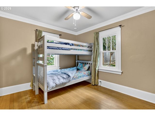 1506 Sw SPRING GARDEN St, Portland, OR 97219