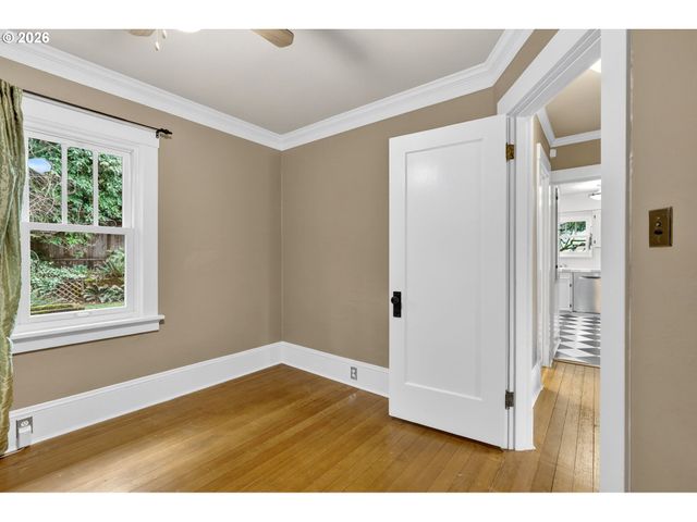 1506 Sw SPRING GARDEN St, Portland, OR 97219