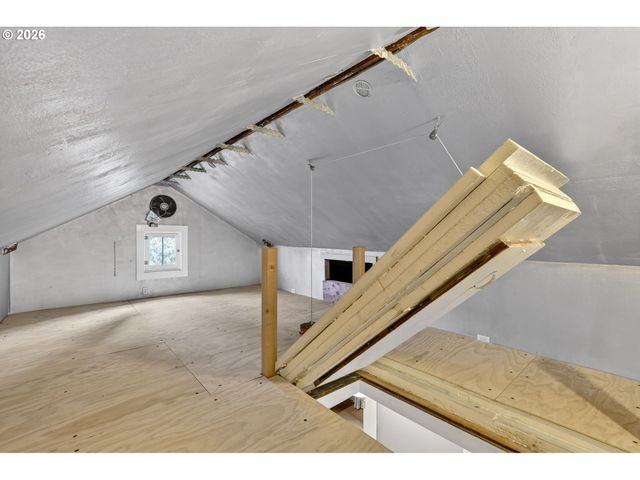 1506 Sw SPRING GARDEN St, Portland, OR 97219