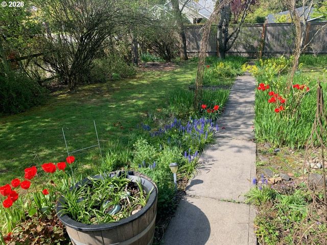 1506 Sw SPRING GARDEN St, Portland, OR 97219