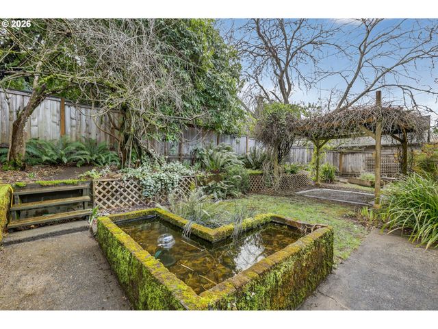 1506 Sw SPRING GARDEN St, Portland, OR 97219