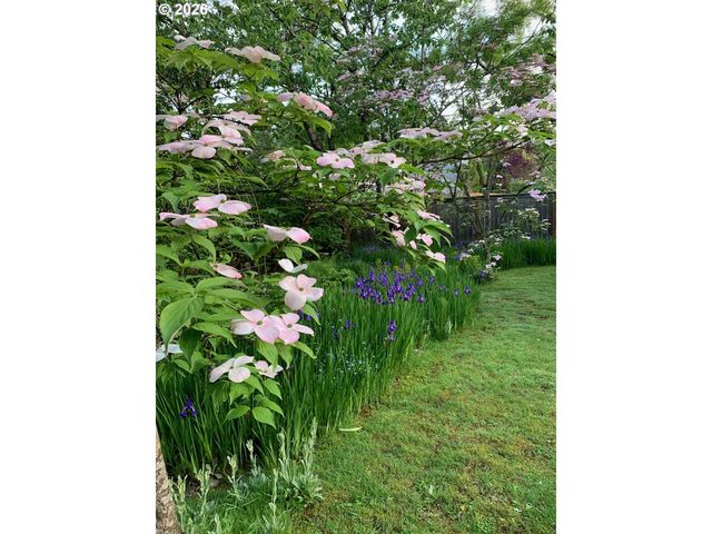 1506 Sw SPRING GARDEN St, Portland, OR 97219