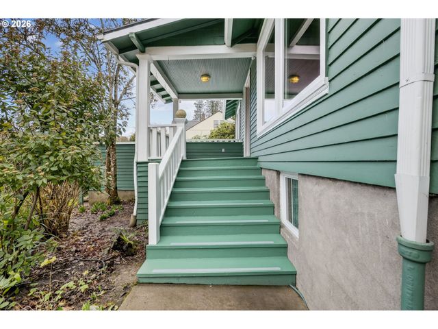 1506 Sw SPRING GARDEN St, Portland, OR 97219