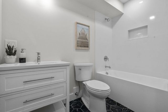 667 Tremont Street A, Boston, MA 02118