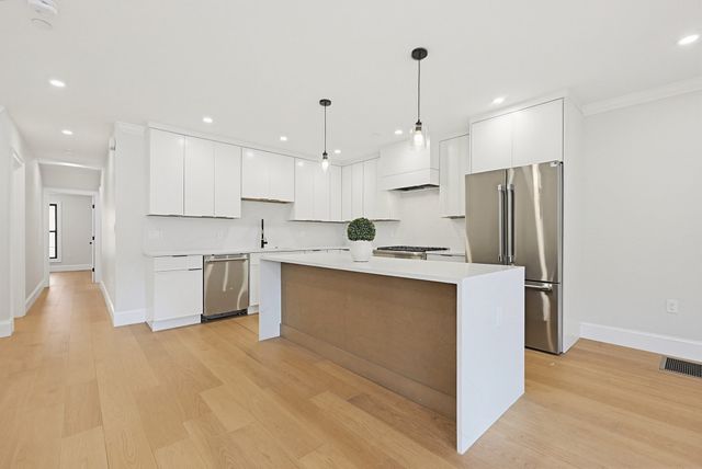 667 Tremont Street A, Boston, MA 02118