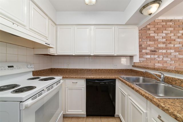 889 Wax Myrtle Lane, Houston, TX 77079