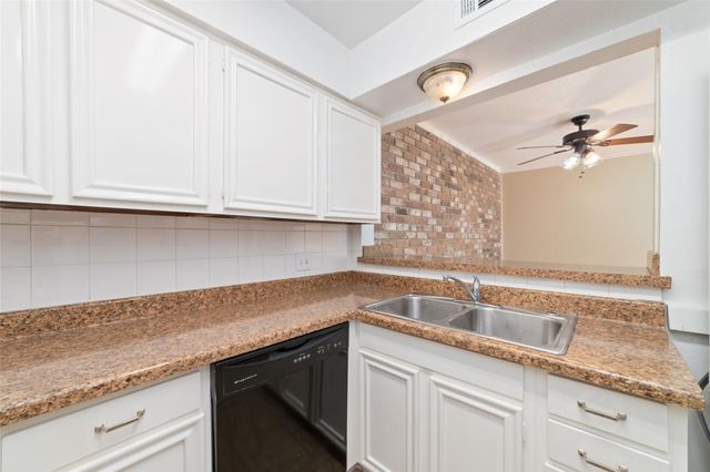 889 Wax Myrtle Lane, Houston, TX 77079