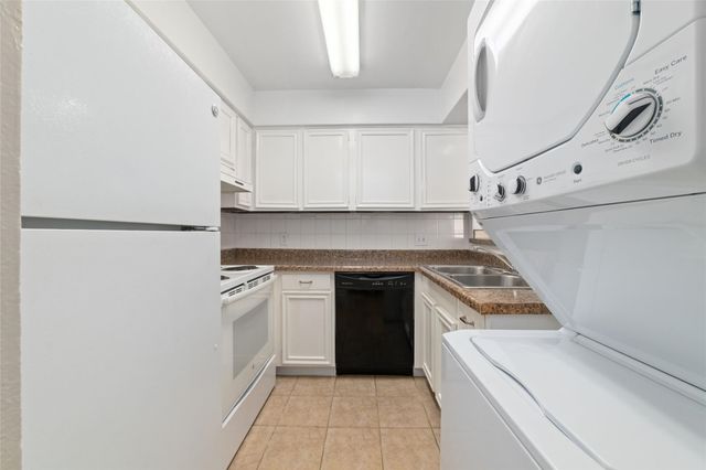 889 Wax Myrtle Lane, Houston, TX 77079