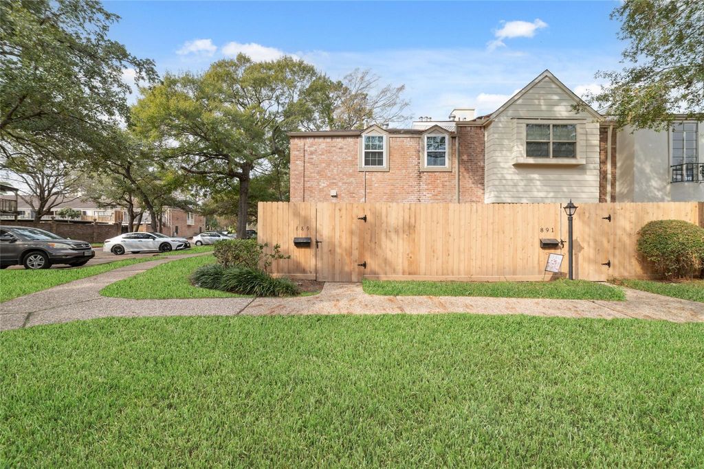 889 Wax Myrtle Lane, Houston, TX 77079