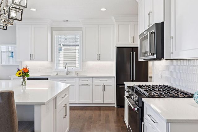 6165 Garland Lane N, Plymouth, MN 55446