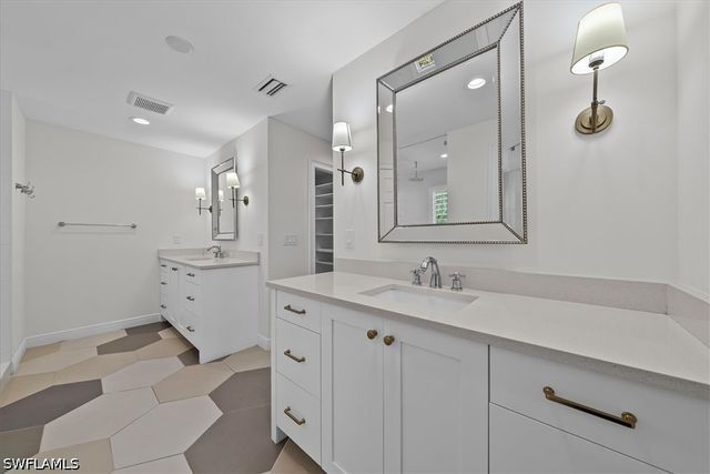 7985 Beaumont CT, Naples, FL 34109