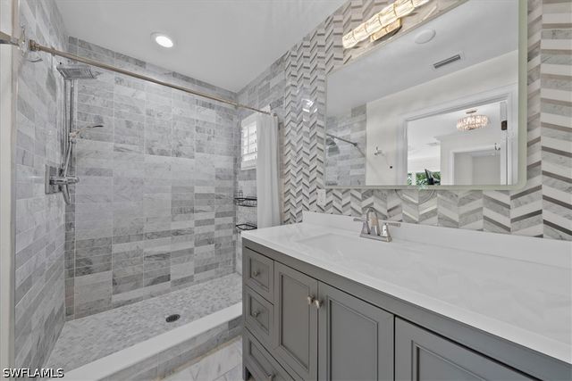 7985 Beaumont CT, Naples, FL 34109