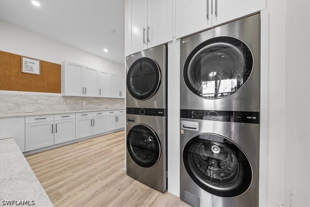 7985 Beaumont CT, Naples, FL 34109