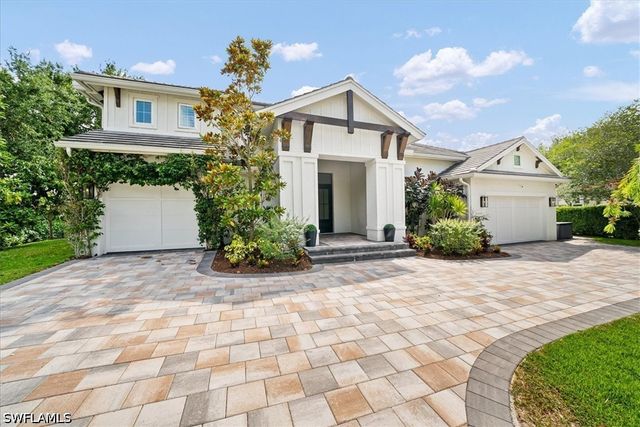 7985 Beaumont CT, Naples, FL 34109