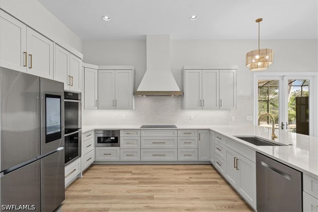 7985 Beaumont CT, Naples, FL 34109