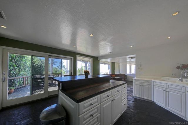 5030 Alzeda, La Mesa, CA 91941
