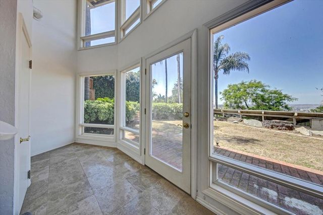 5030 Alzeda, La Mesa, CA 91941