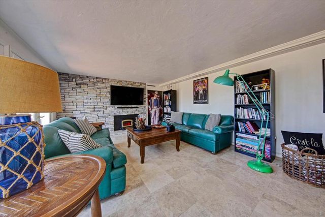 5030 Alzeda, La Mesa, CA 91941