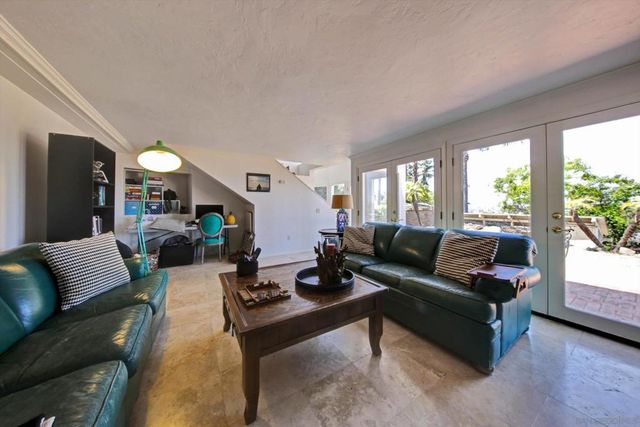 5030 Alzeda, La Mesa, CA 91941
