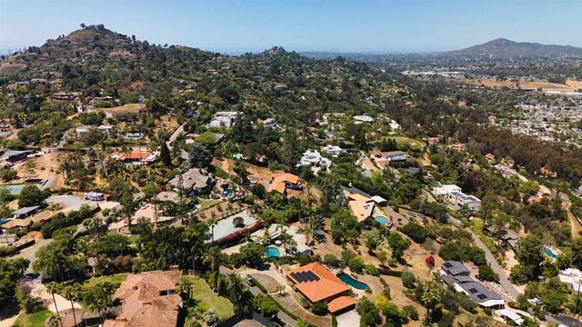 5030 Alzeda, La Mesa, CA 91941