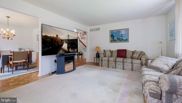 1076 CONNEMARA CIR, Warrington, PA 18976