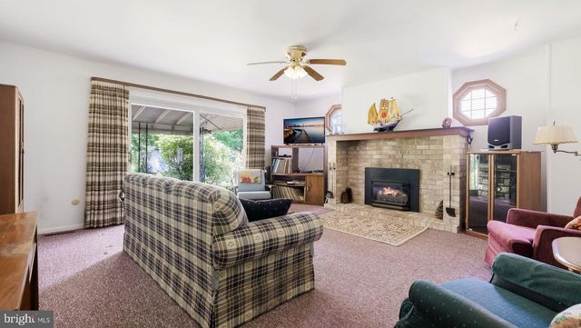 1076 CONNEMARA CIR, Warrington, PA 18976