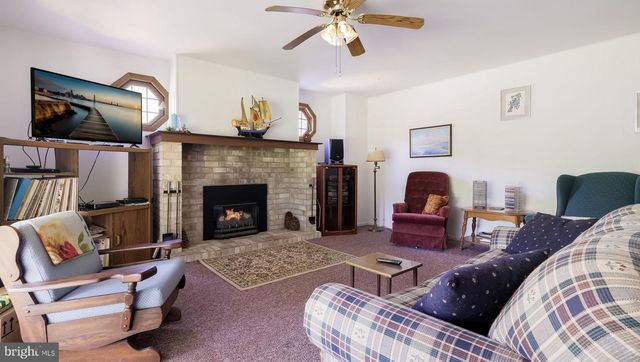 1076 CONNEMARA CIR, Warrington, PA 18976