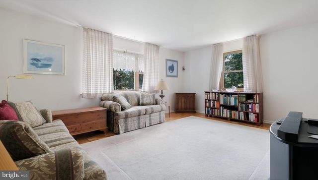1076 CONNEMARA CIR, Warrington, PA 18976