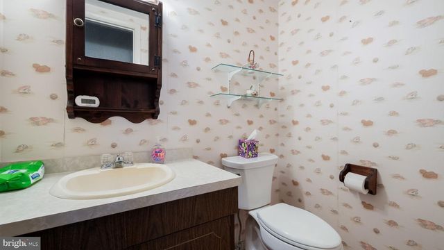 1076 CONNEMARA CIR, Warrington, PA 18976