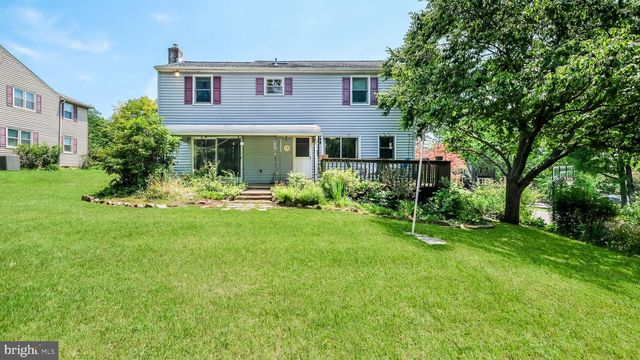 1076 CONNEMARA CIR, Warrington, PA 18976