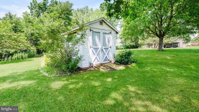 1076 CONNEMARA CIR, Warrington, PA 18976