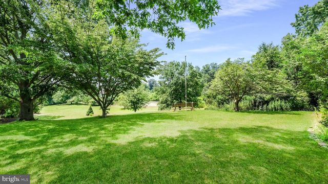 1076 CONNEMARA CIR, Warrington, PA 18976