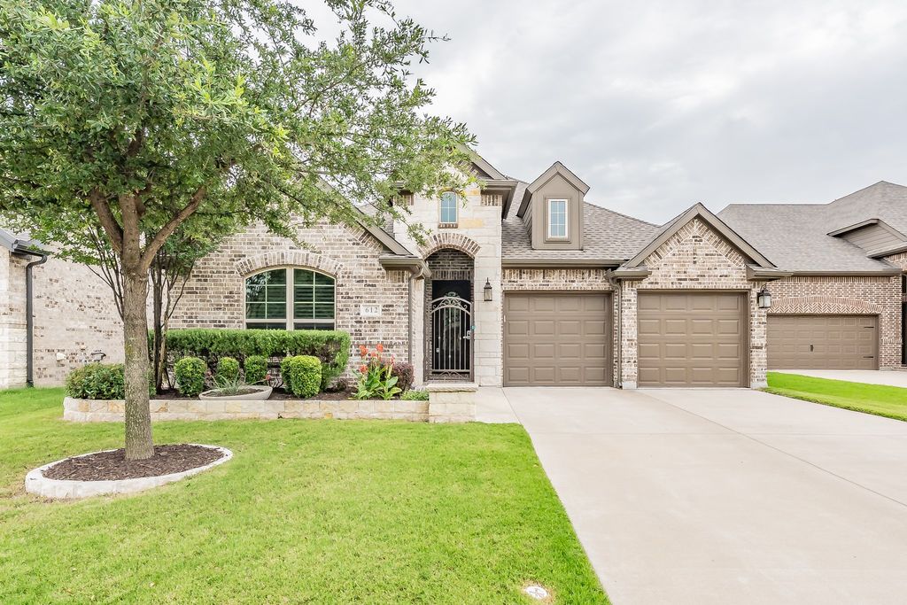 612 Rawlins Lane, Fort Worth, TX 76131 — exterior