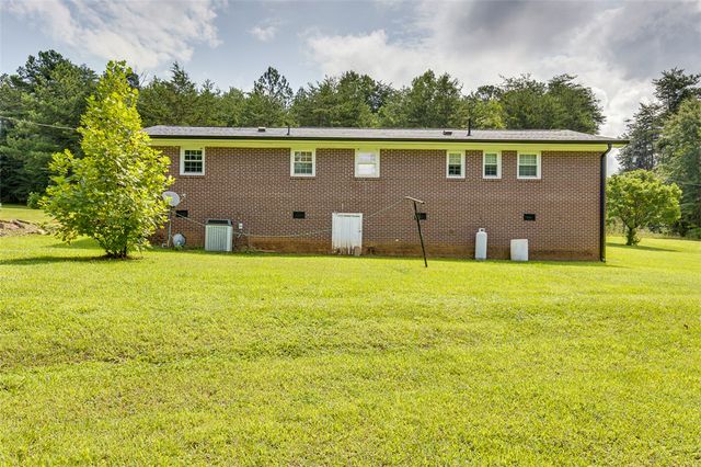 161 Academy Drive, Pickens, SC 29671