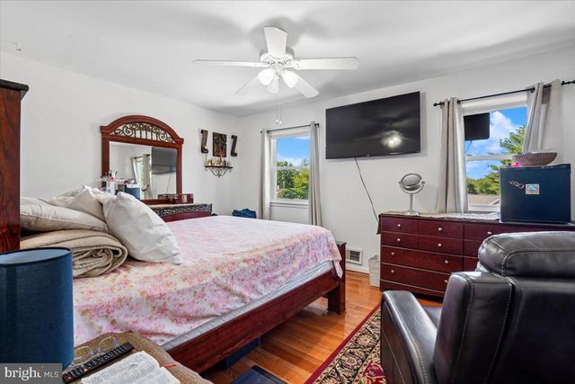 14373 BERKSHIRE DR, Woodbridge, VA 22193