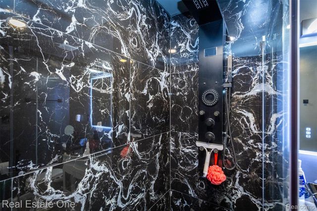 3902 Ziegler Street, Dearborn Heights, MI 48125