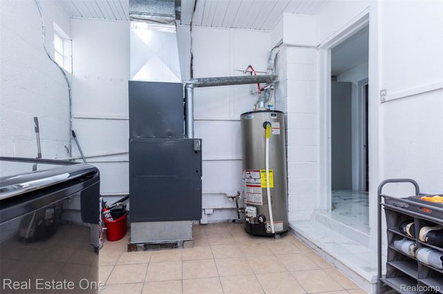 3902 Ziegler Street, Dearborn Heights, MI 48125