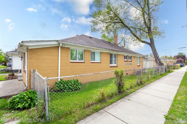 3902 Ziegler Street, Dearborn Heights, MI 48125