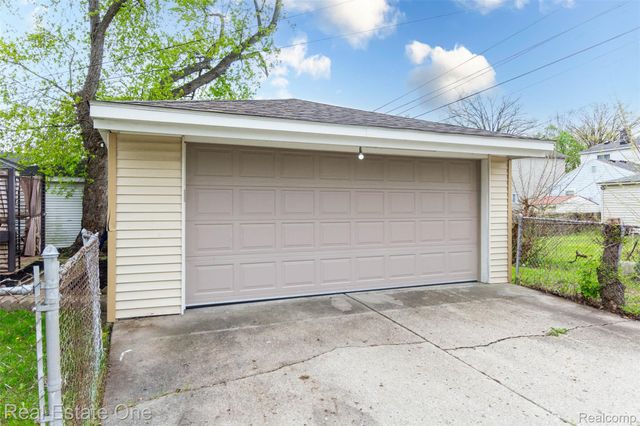 3902 Ziegler Street, Dearborn Heights, MI 48125