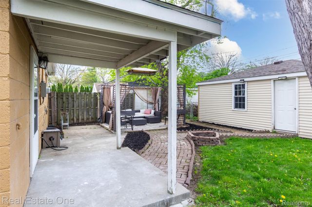 3902 Ziegler Street, Dearborn Heights, MI 48125