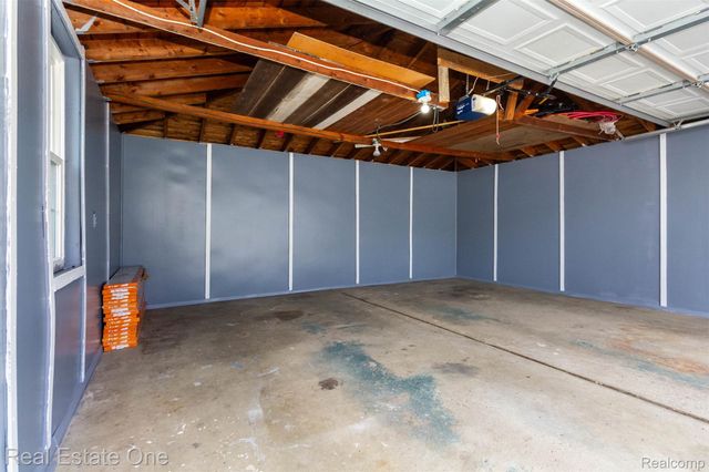 3902 Ziegler Street, Dearborn Heights, MI 48125