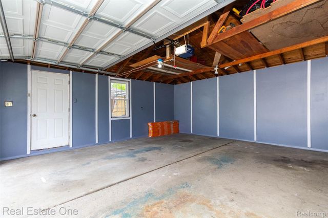 3902 Ziegler Street, Dearborn Heights, MI 48125