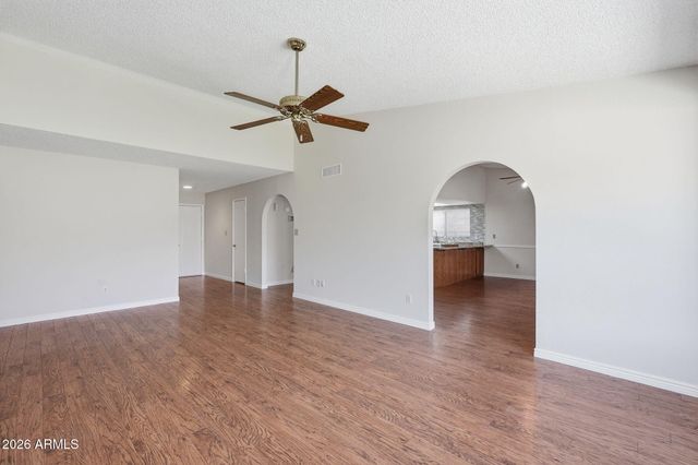 3102 W WALTANN Lane, Phoenix, AZ 85053
