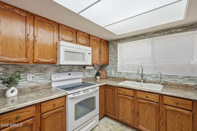 3102 W WALTANN Lane, Phoenix, AZ 85053
