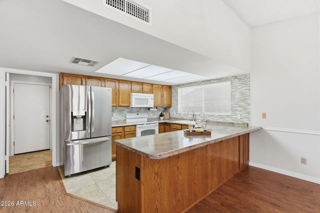 3102 W WALTANN Lane, Phoenix, AZ 85053