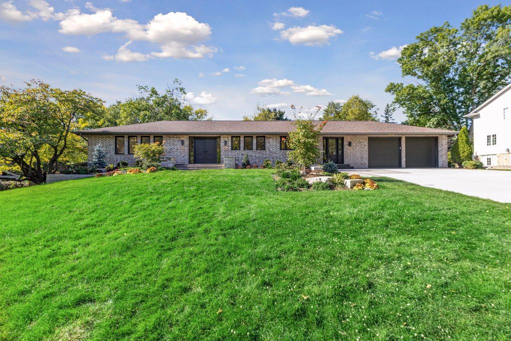 5708 Camelback Drive, Edina, MN 55436 — exterior